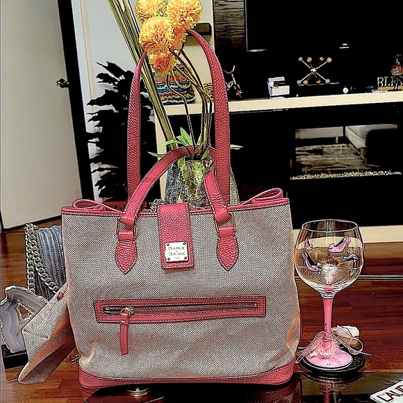 Dooney & Bourke Pink and Cream Women's Tote Bag nwot! - Picture 3 of 15